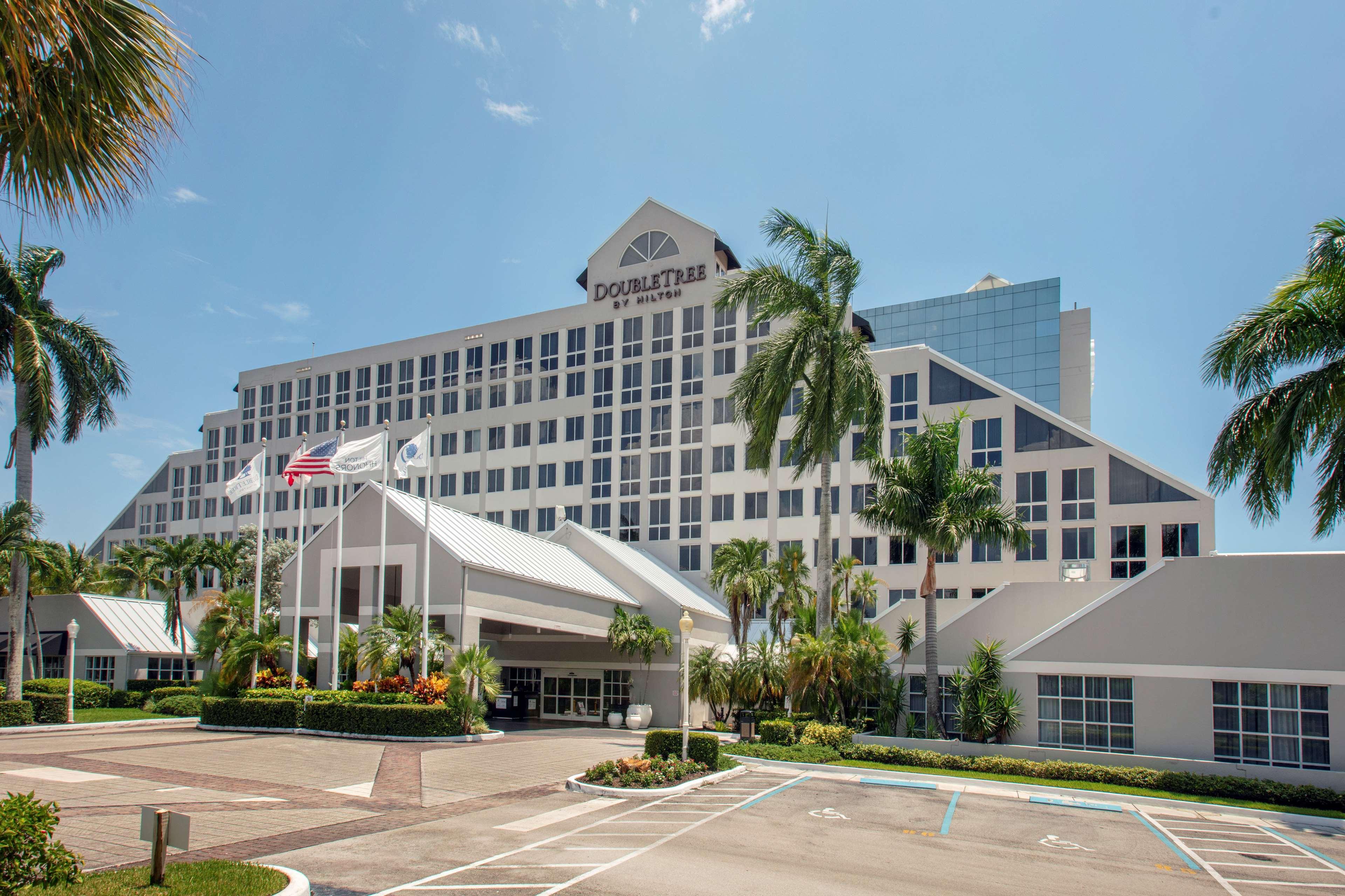Doubletree By Hilton Hotel Deerfield Beach Boca Raton Exterior photo